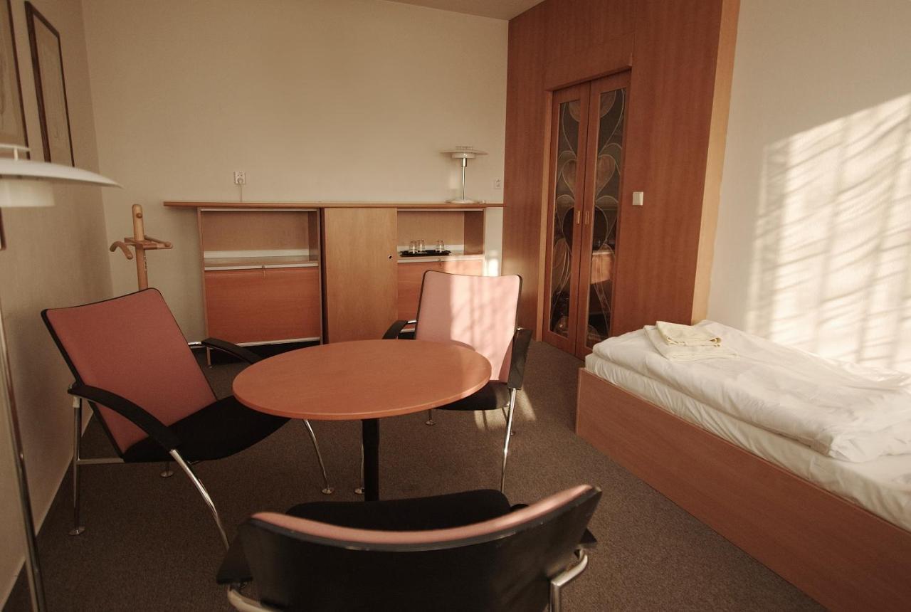 Kolej Akademie Otel Brno Dış mekan fotoğraf